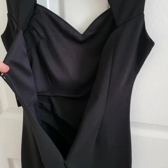 NWT GUESS Scuba Crepe Sweetheart Neck Sheath Dress, Size 0 - Picture 12 of 14